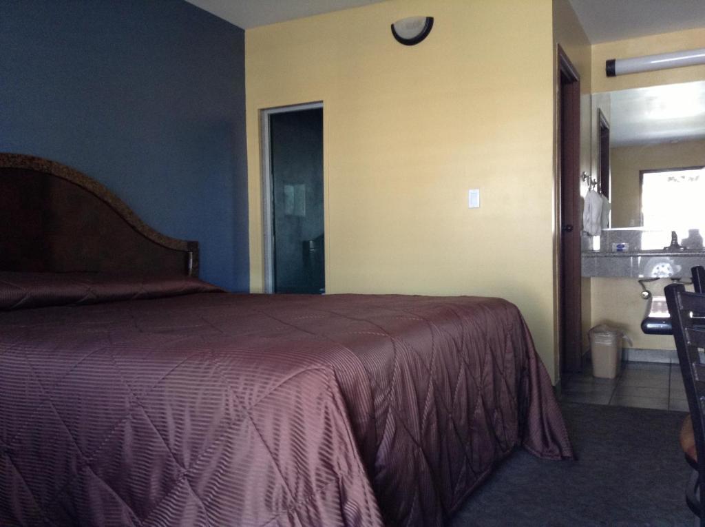 Hotel Palms Pico Rivera