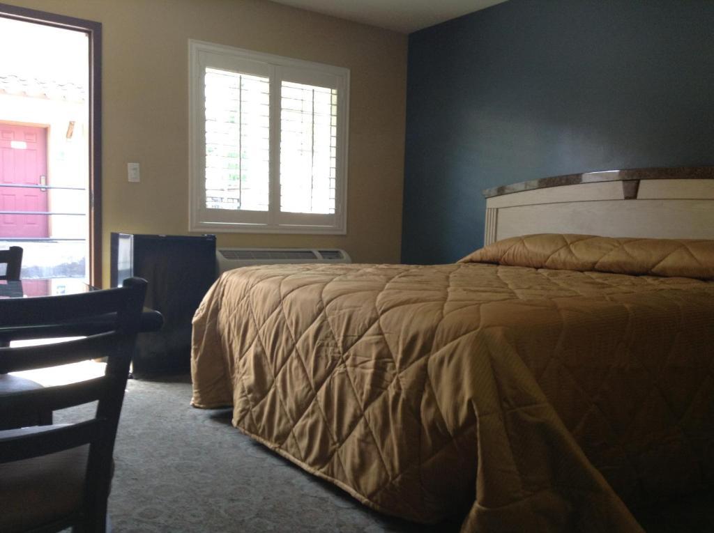 Palms 3* Pico Rivera