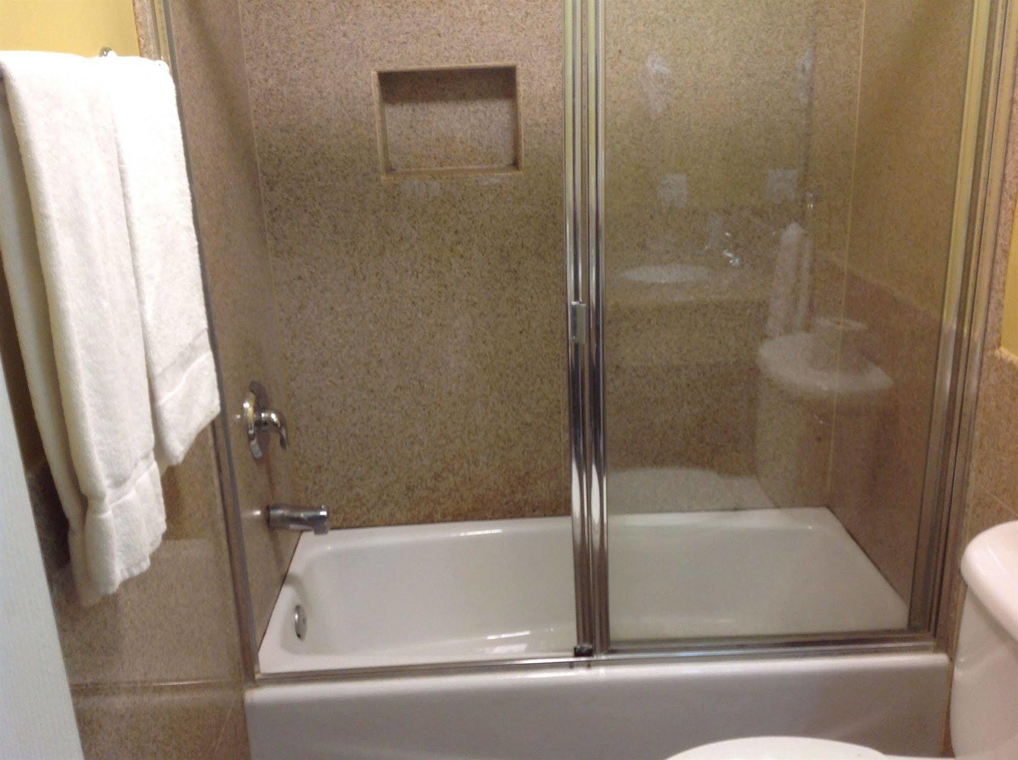 Hotel Palms Pico Rivera
